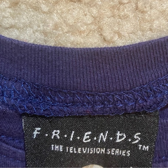 FRIENDS LIST GRAPHIC TEE Size S/M - Picture 7 of 9